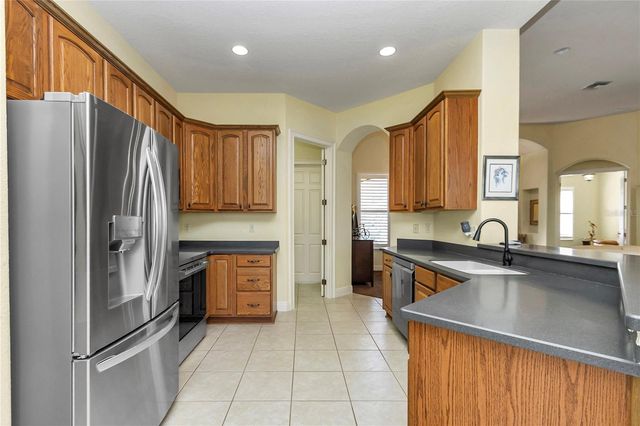 5203 GROVE MANOR, Lady Lake, FL 32159