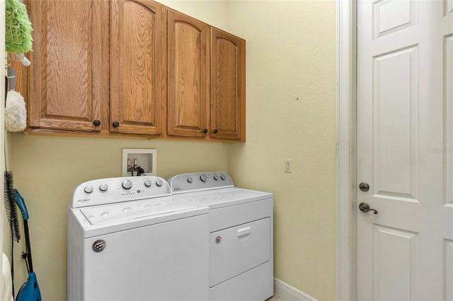 5203 GROVE MANOR, Lady Lake, FL 32159