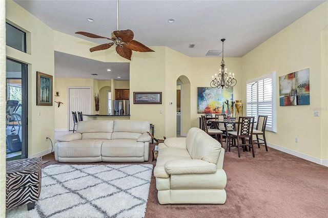 5203 GROVE MANOR, Lady Lake, FL 32159