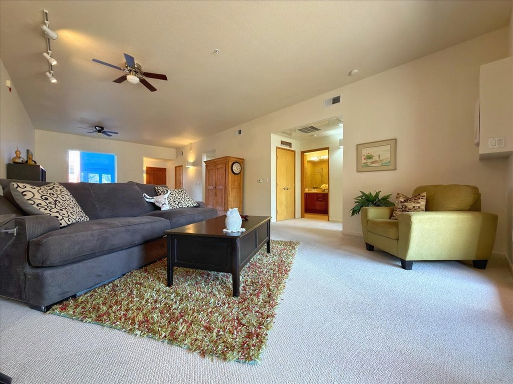 1255 Avenida Morelia 102, Santa Fe, NM 87506