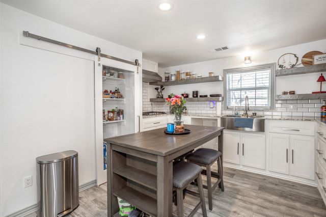 313 Fair Avenue, Gainesville, TX 76240