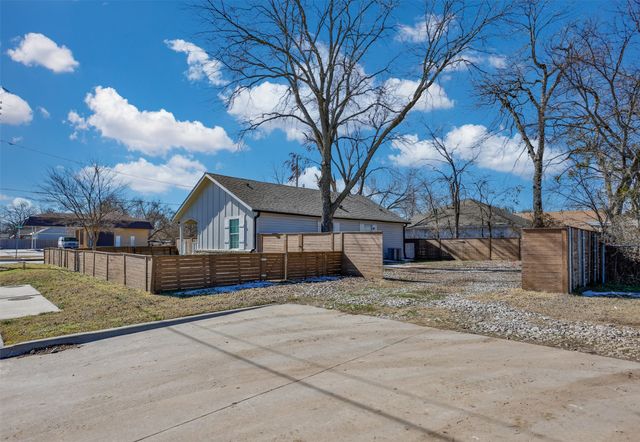 313 Fair Avenue, Gainesville, TX 76240