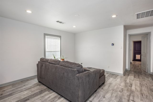 313 Fair Avenue, Gainesville, TX 76240