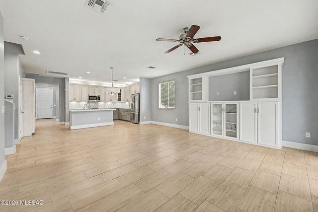 678 S Desert Haven Road, Vail, AZ 85641