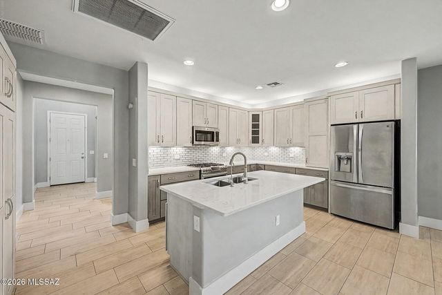 678 S Desert Haven Road, Vail, AZ 85641