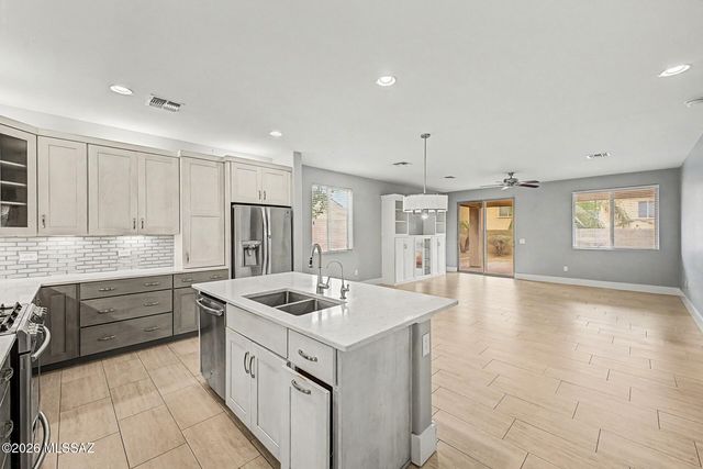 678 S Desert Haven Road, Vail, AZ 85641