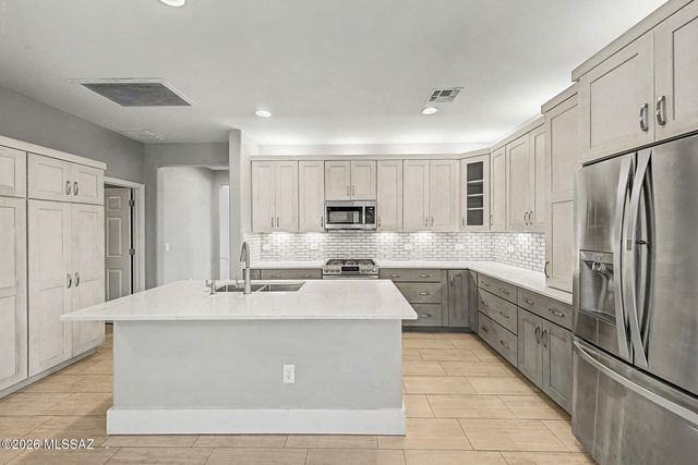 678 S Desert Haven Road, Vail, AZ 85641