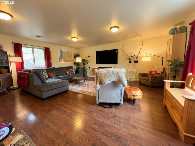 239 Elk view Dr, Canyon City, OR 97820