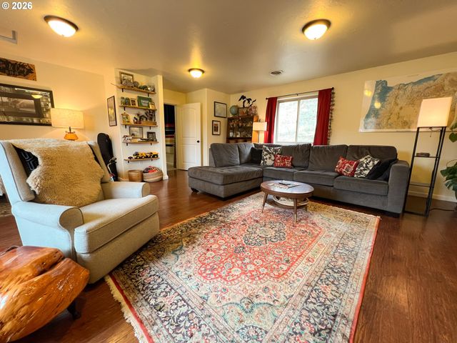 239 Elk view Dr, Canyon City, OR 97820