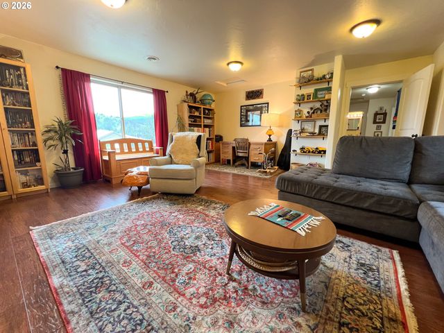 239 Elk view Dr, Canyon City, OR 97820