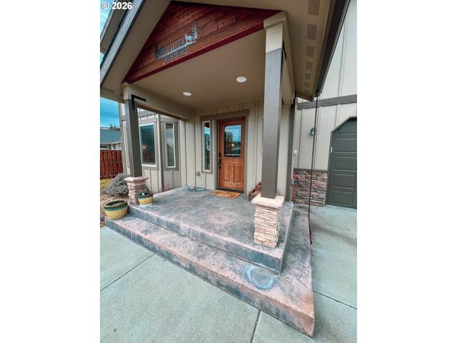 239 Elk view Dr, Canyon City, OR 97820
