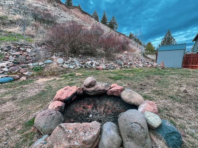 239 Elk view Dr, Canyon City, OR 97820