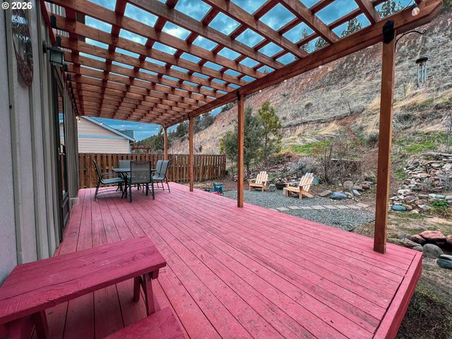 239 Elk view Dr, Canyon City, OR 97820