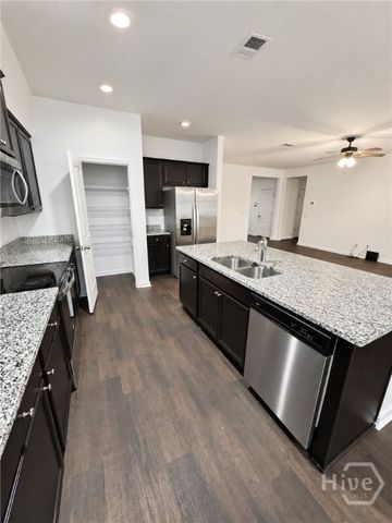 287 Hogan Drive, Richmond Hill, GA 31324