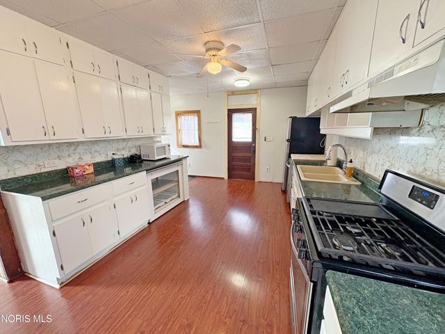 933 N Main Street, Bowling Green, OH 43402