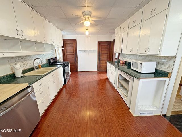 933 N Main Street, Bowling Green, OH 43402