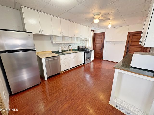 933 N Main Street, Bowling Green, OH 43402