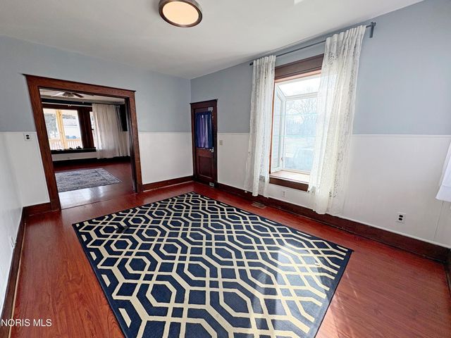 933 N Main Street, Bowling Green, OH 43402