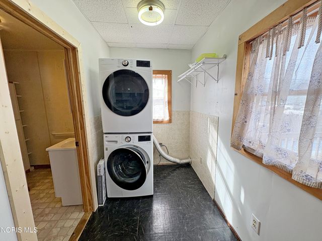 933 N Main Street, Bowling Green, OH 43402