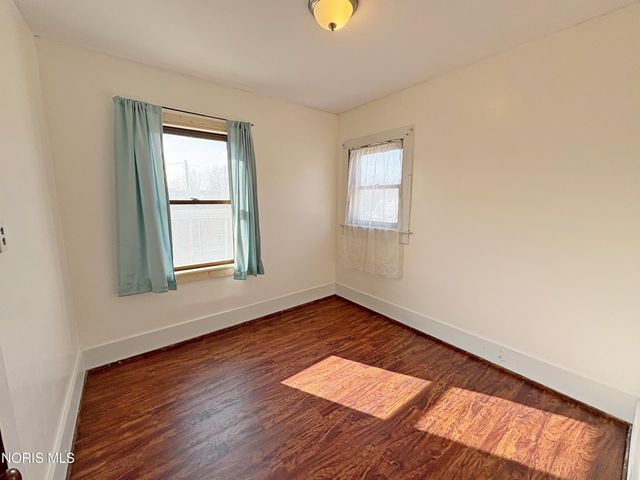 933 N Main Street, Bowling Green, OH 43402