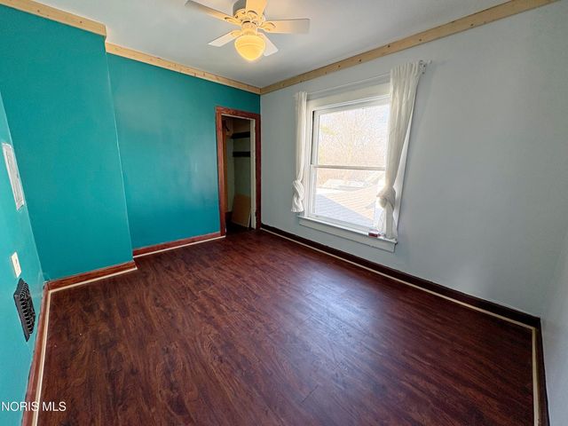 933 N Main Street, Bowling Green, OH 43402