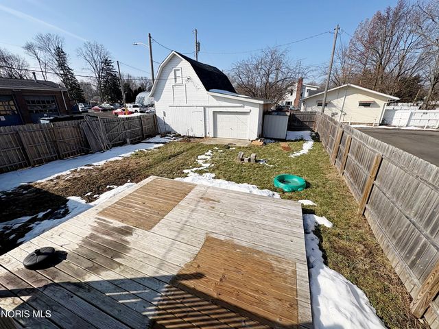 933 N Main Street, Bowling Green, OH 43402