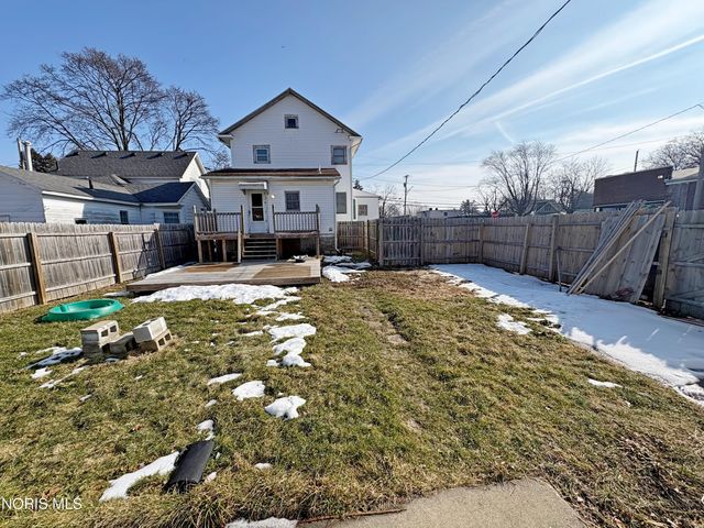 933 N Main Street, Bowling Green, OH 43402