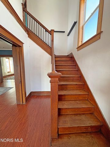 933 N Main Street, Bowling Green, OH 43402