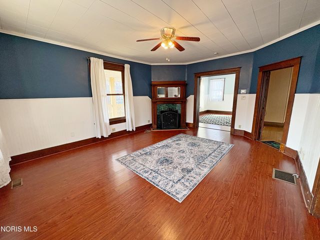 933 N Main Street, Bowling Green, OH 43402