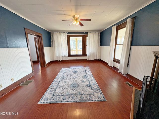 933 N Main Street, Bowling Green, OH 43402