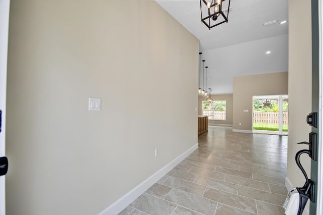 30 Edith Pope Dr, Palm Coast, FL 32164