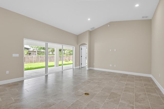 30 Edith Pope Dr, Palm Coast, FL 32164