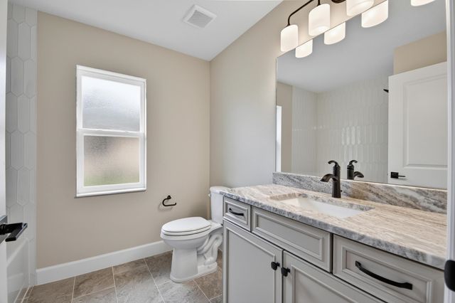 30 Edith Pope Dr, Palm Coast, FL 32164