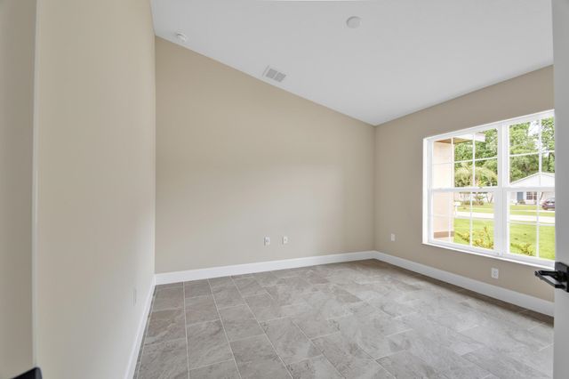 30 Edith Pope Dr, Palm Coast, FL 32164