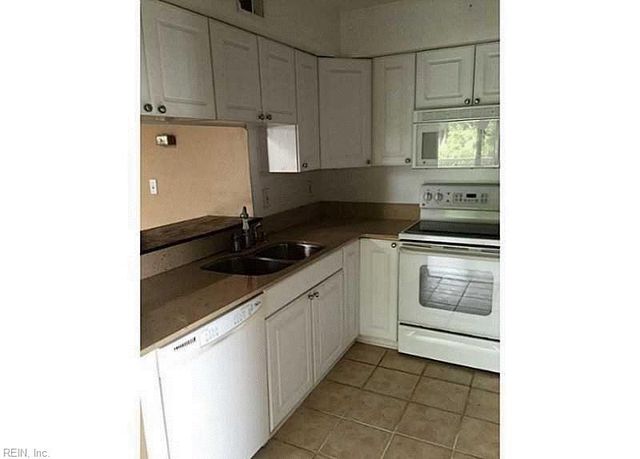 512 24th St Apt 304, Virginia Beach, VA 23451