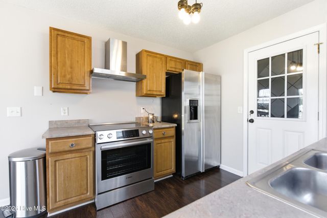 2841 Valor Drive, Wilmington, NC 28411