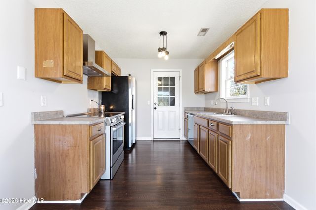 2841 Valor Drive, Wilmington, NC 28411