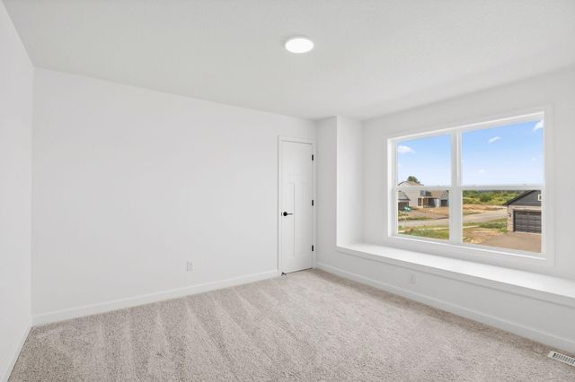 642 Sierra Parkway, Waconia, MN 55387