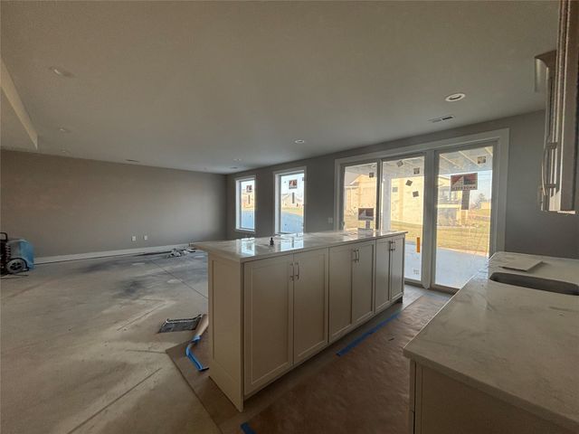 4635 178th Street, Urbandale, IA 50323