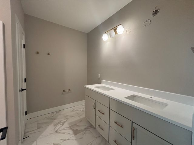 4635 178th Street, Urbandale, IA 50323