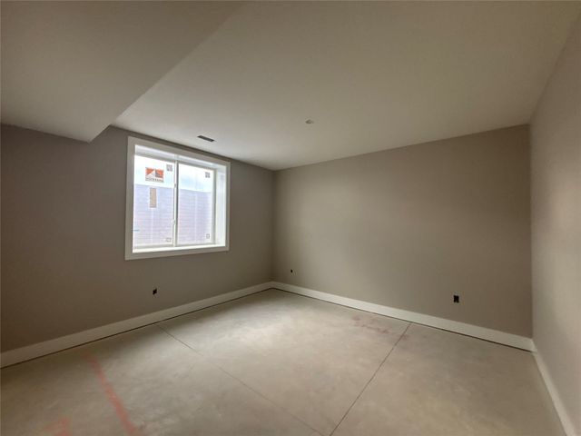 4635 178th Street, Urbandale, IA 50323