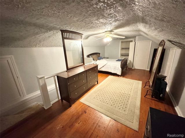 15050 Camden Avenue, Eastpointe, MI 48021