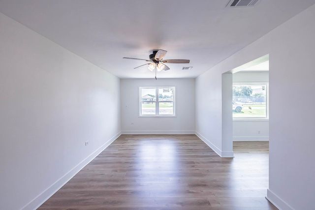 1320 Tiger Dr, Thibodaux, LA 70301