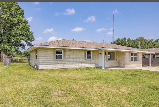 1320 Tiger Dr, Thibodaux, LA 70301