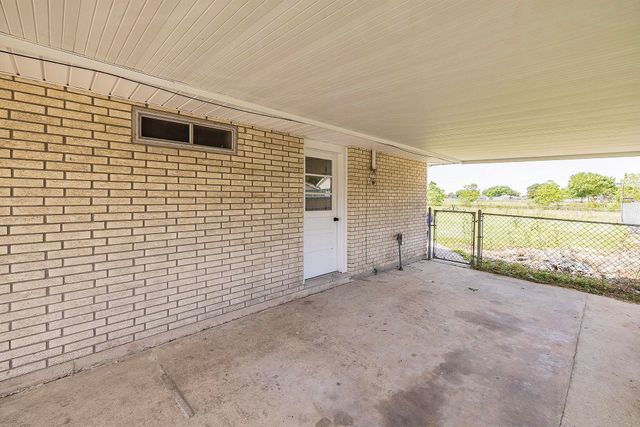1320 Tiger Dr, Thibodaux, LA 70301