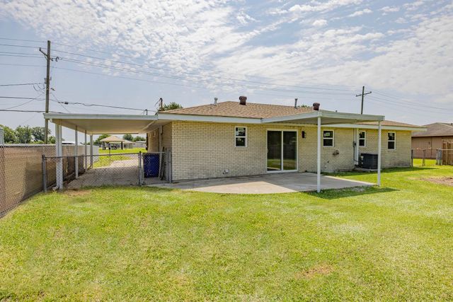 1320 Tiger Dr, Thibodaux, LA 70301
