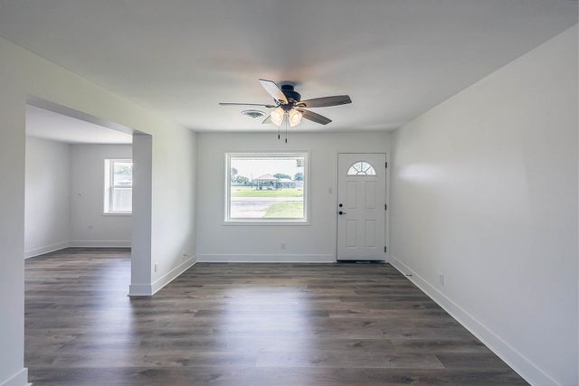 1320 Tiger Dr, Thibodaux, LA 70301