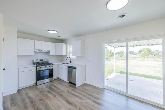 1320 Tiger Dr, Thibodaux, LA 70301