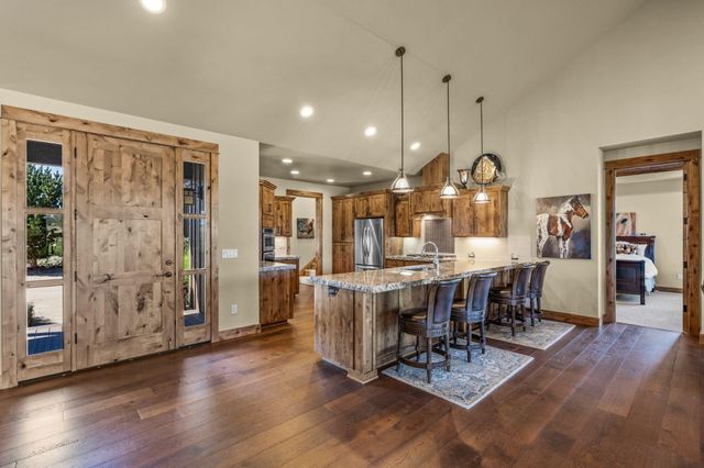 16593 SW Ranchview Road, Powell Butte, OR 97753