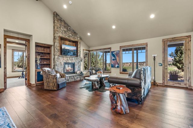 16593 SW Ranchview Road, Powell Butte, OR 97753